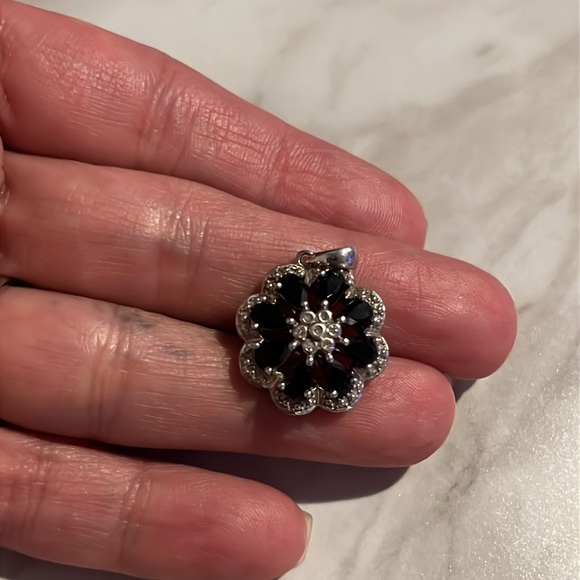 🕰️TRADED🕰️Sterling + Sapphire Diamond Floral Cluster pendant - Picture 5 of 13